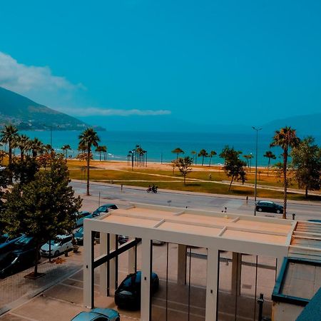 Laid Hotel Vlorë Buitenkant foto