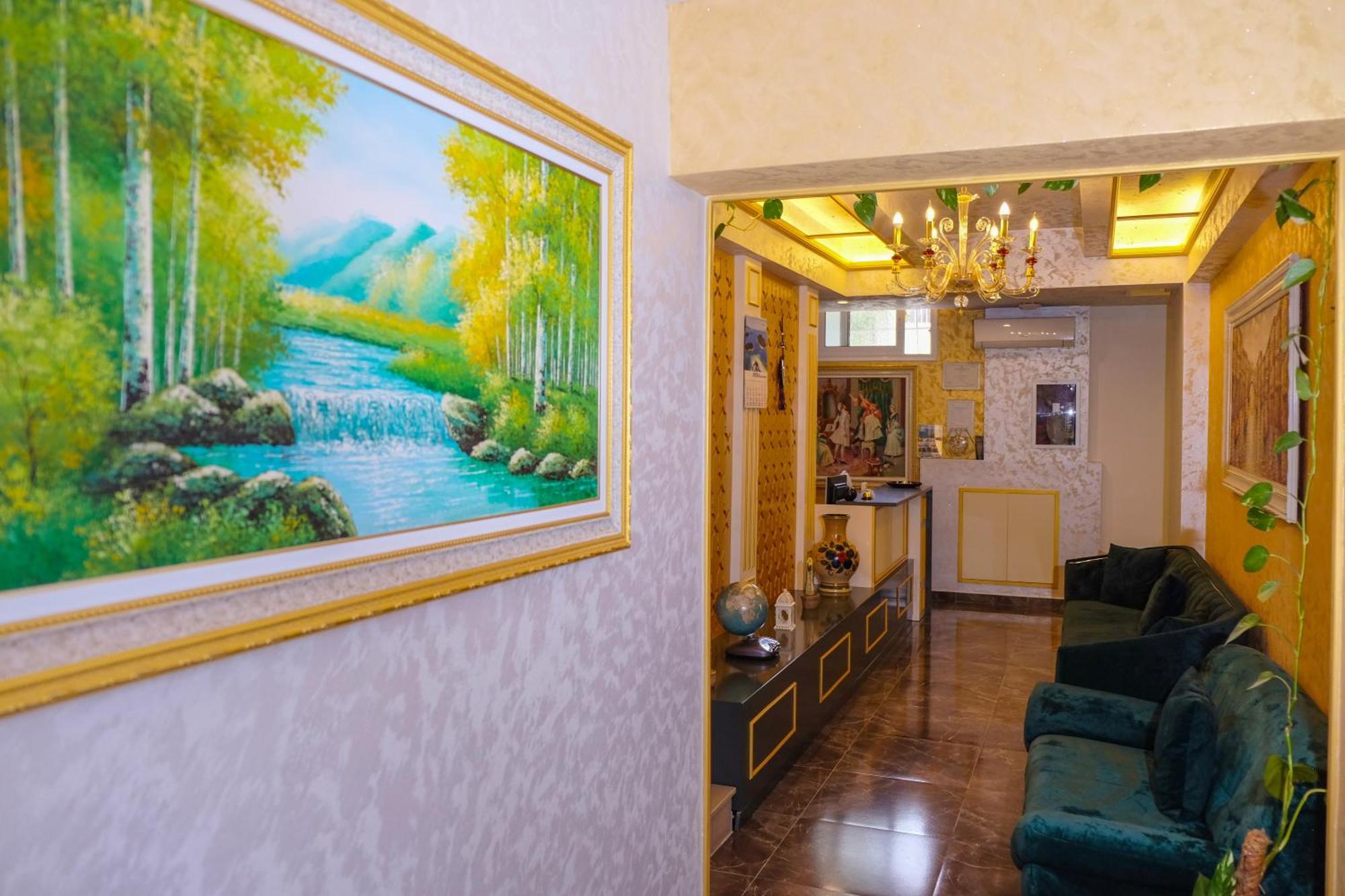 Laid Hotel Vlorë Buitenkant foto