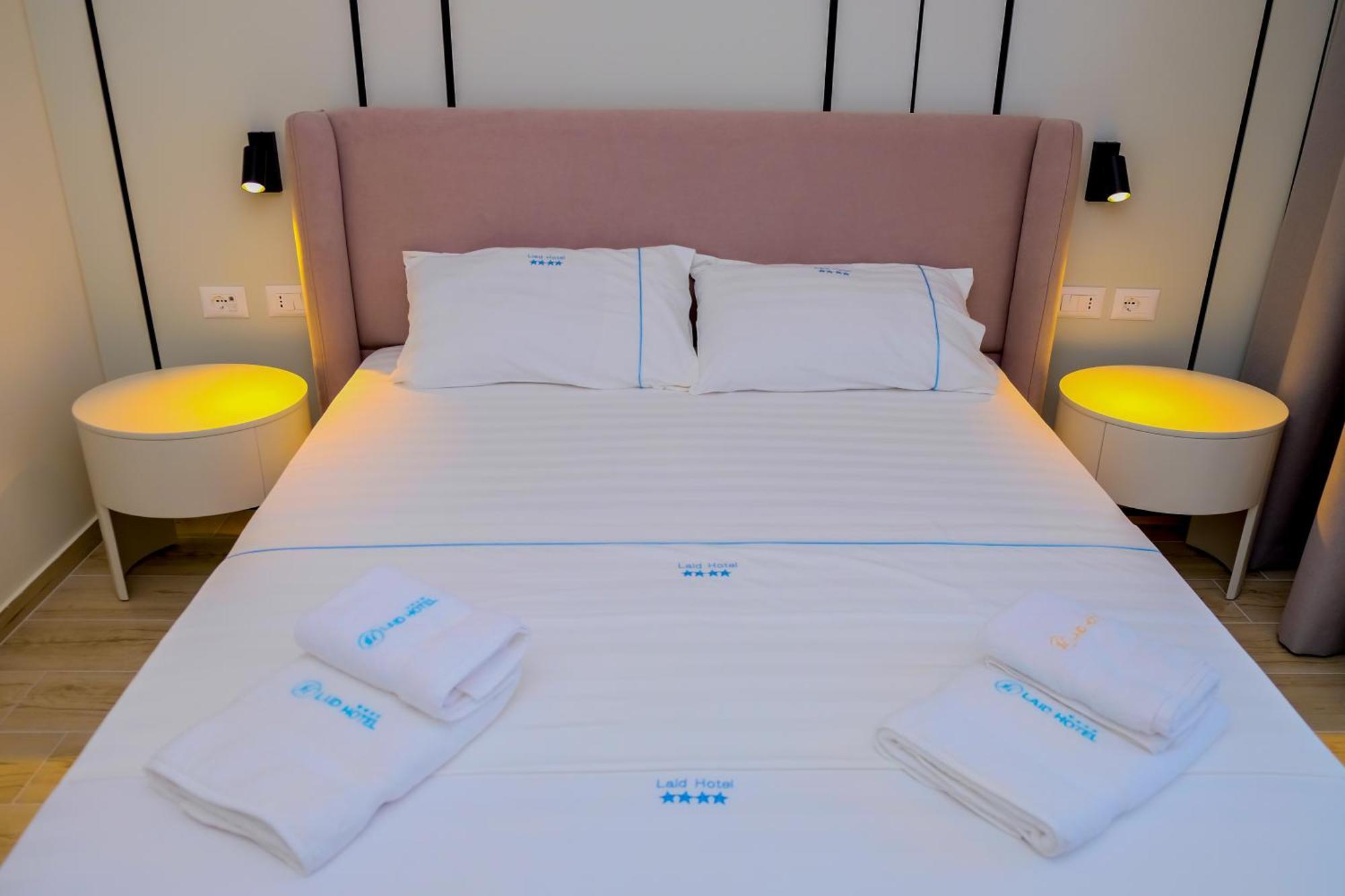 Laid Hotel Vlorë Buitenkant foto