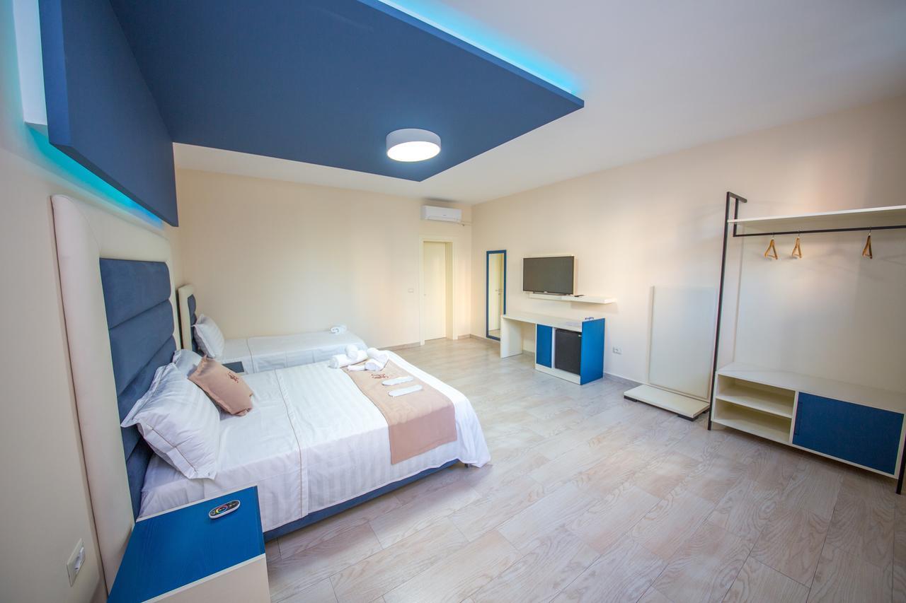 Laid Hotel Vlorë Buitenkant foto